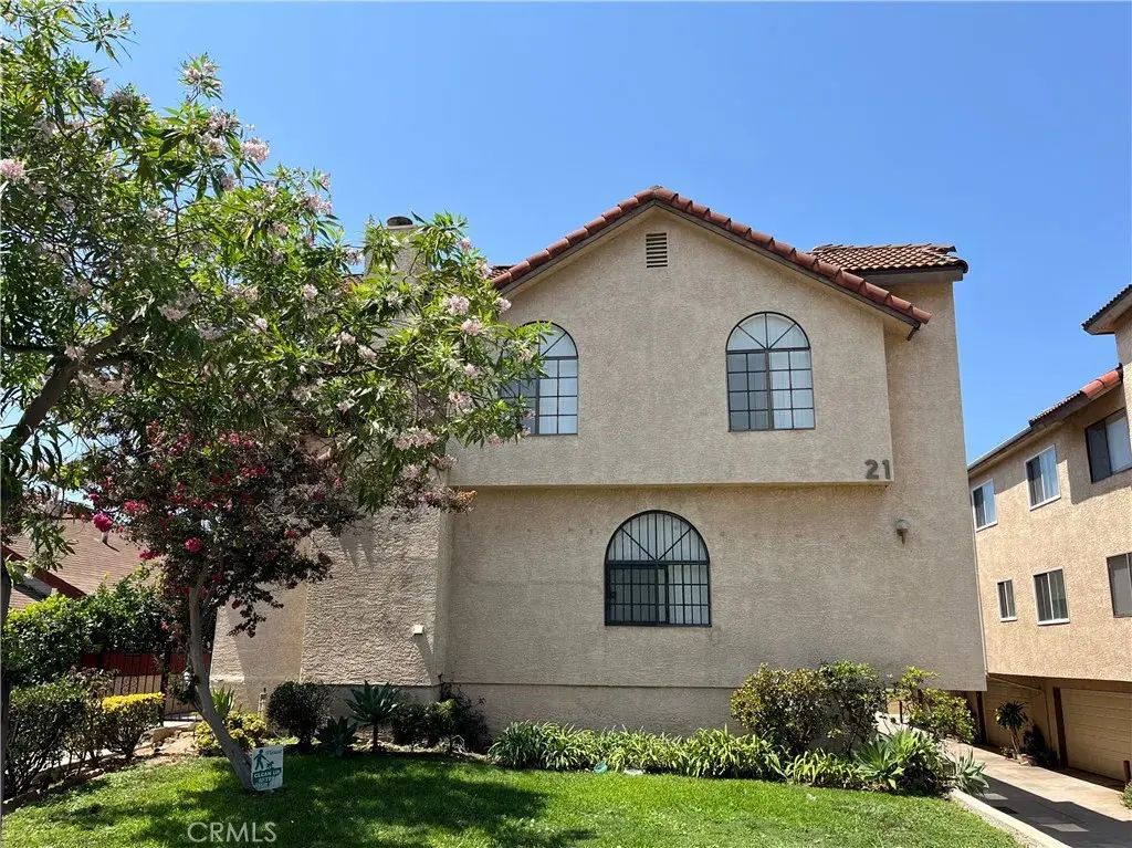 21 N 4th D, Alhambra