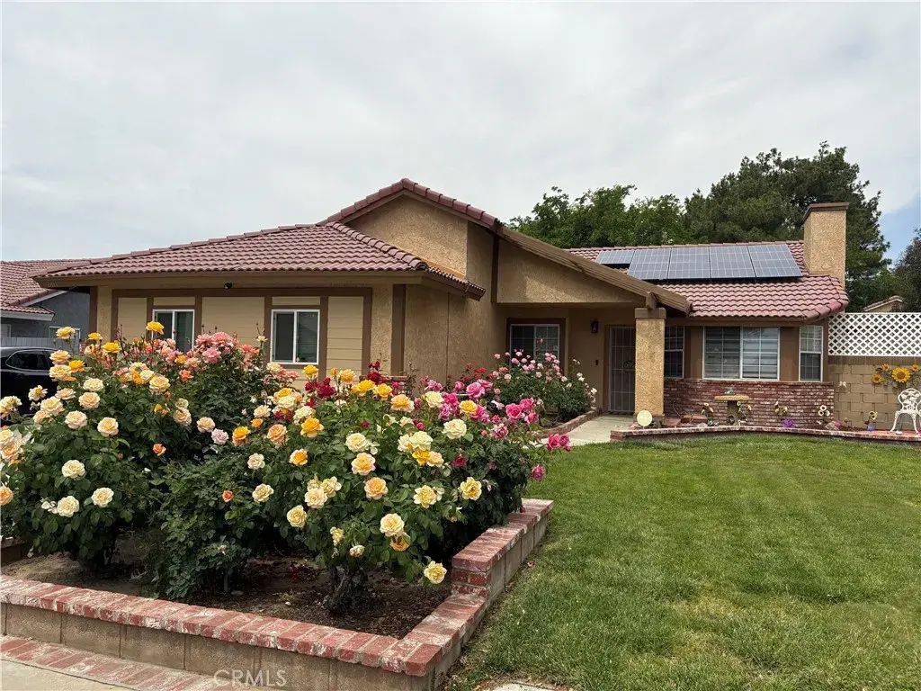 661 E J10 Avenue, Lancaster