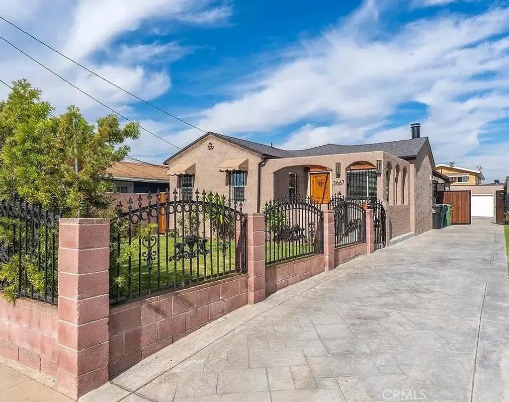 3667 W 110th, Inglewood