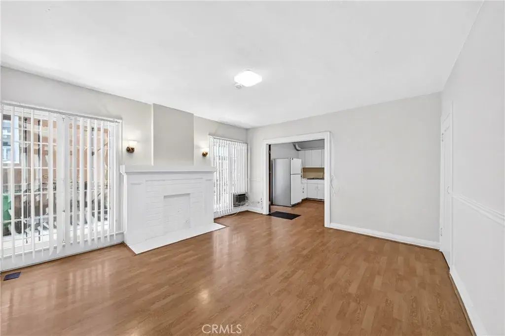 139 S Manhattan 145, Los Angeles