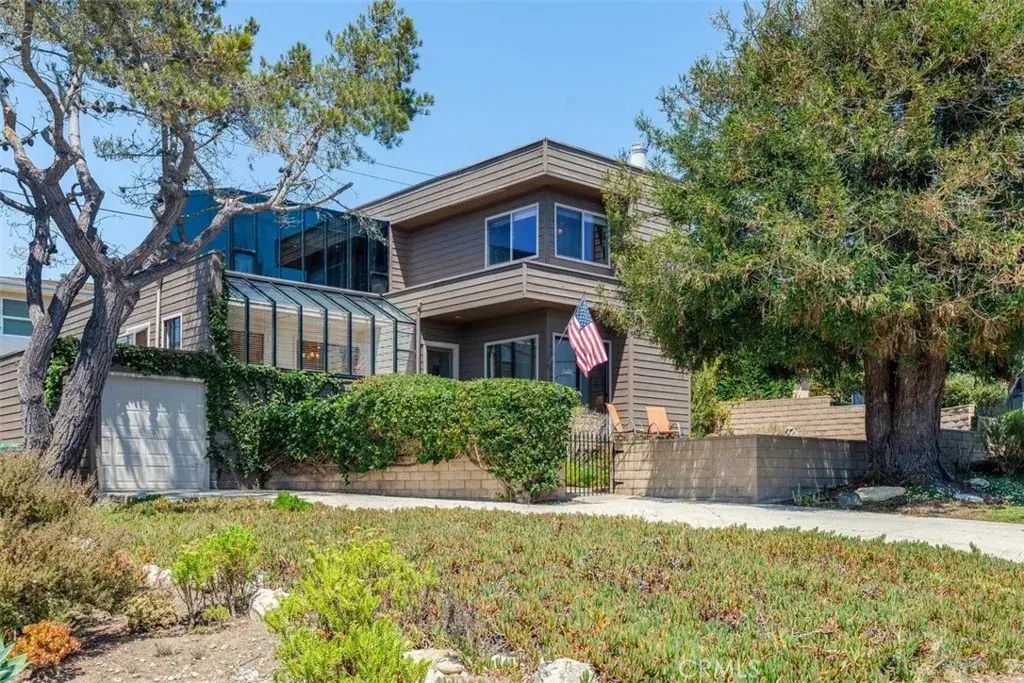 399 Warwick, Cambria