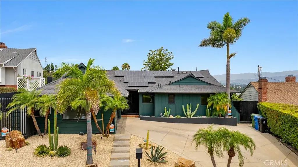 3627 Willowcrest Avenue, Studio City