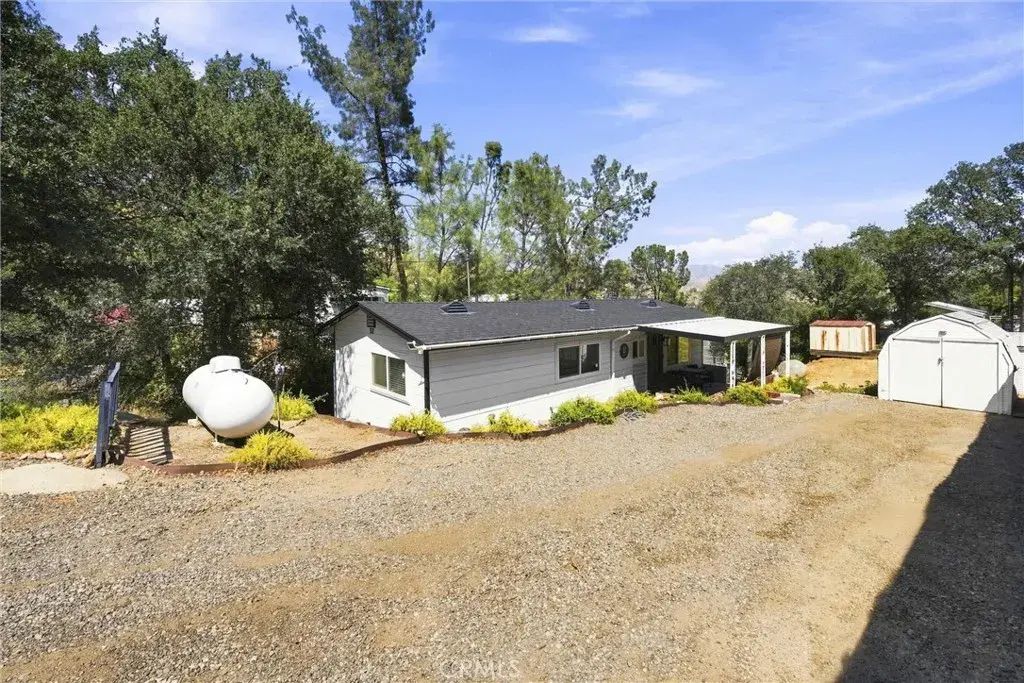 32 Pinebrook, Wofford Heights