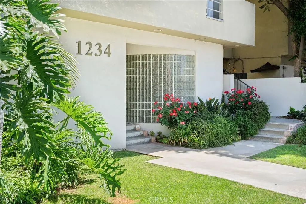 1234 Granville 3, Los Angeles