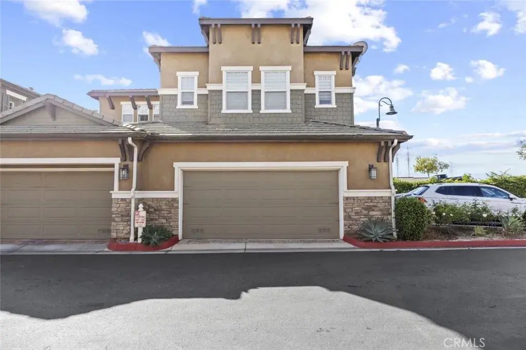 16485 W Nicklaus Drive 120, Sylmar
