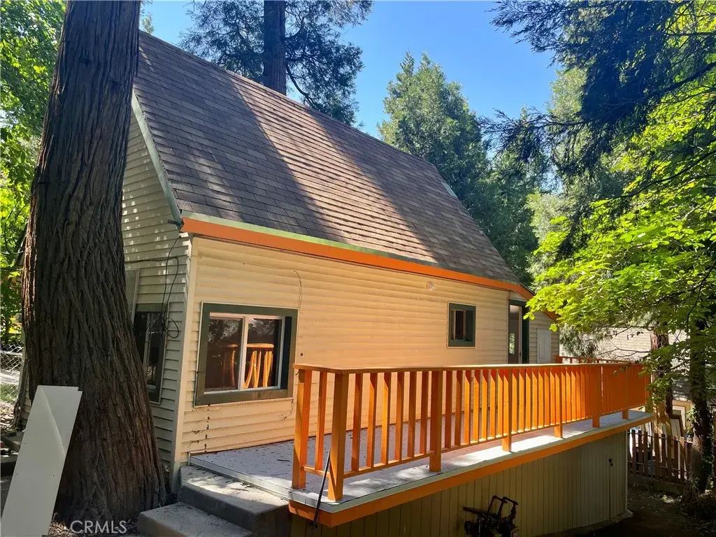 719 Woodland Road, Crestline