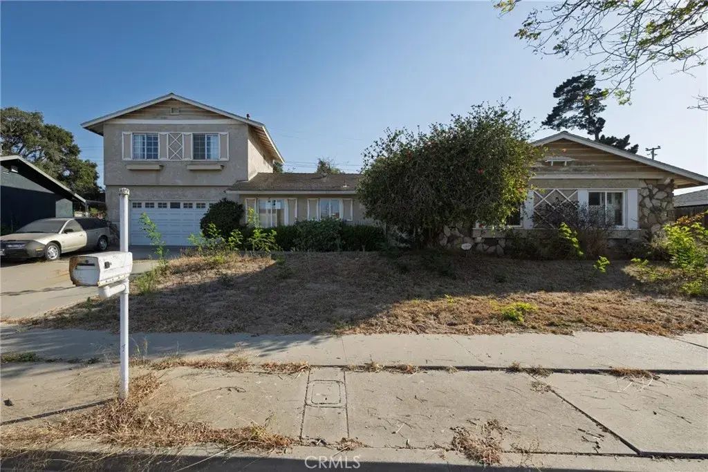 1136 Patterson, Santa Maria