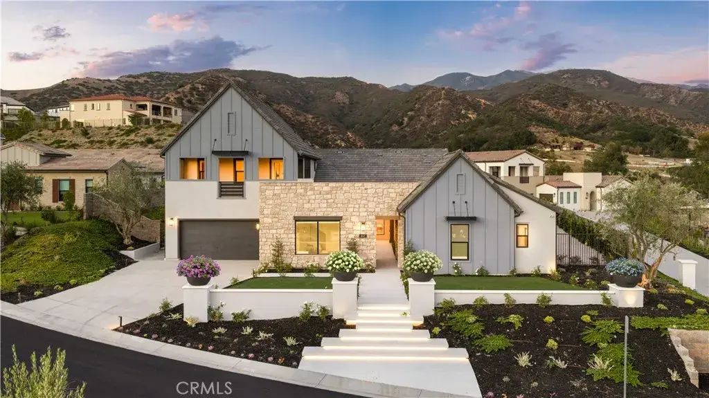 18472 Boulder Bluff, Silverado