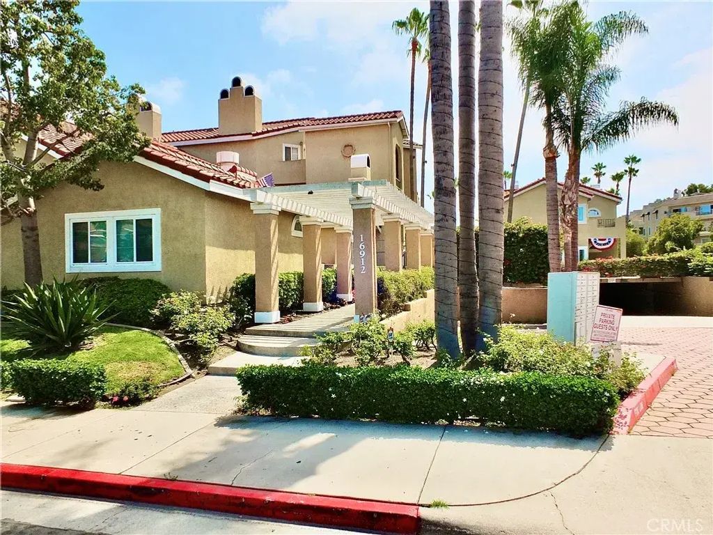 16912 Sims 103, Huntington Beach