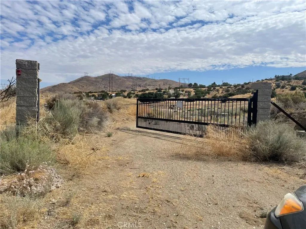 32952 Angeles Forest Highway, Palmdale