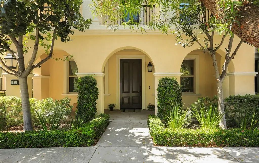 41 Kempton, Irvine
