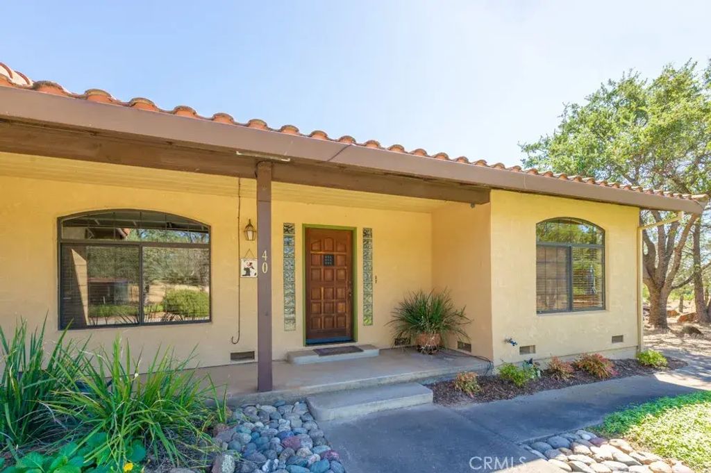 40 Dominion, Chico