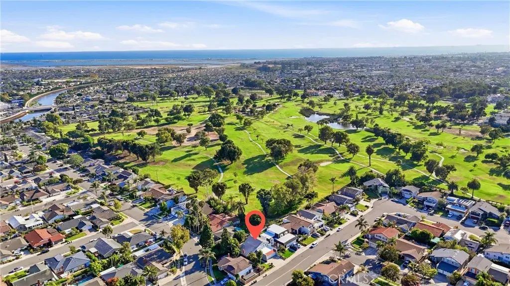 5872 Meadowbrook Drive, Huntington Beach