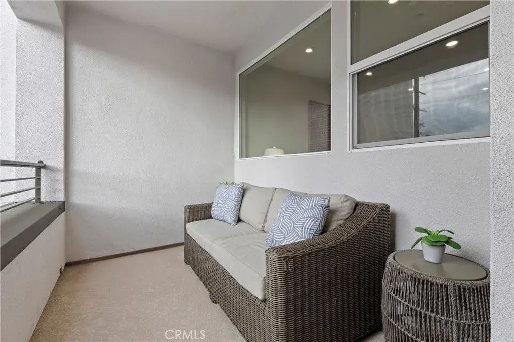 585 S Lyon, Santa Ana