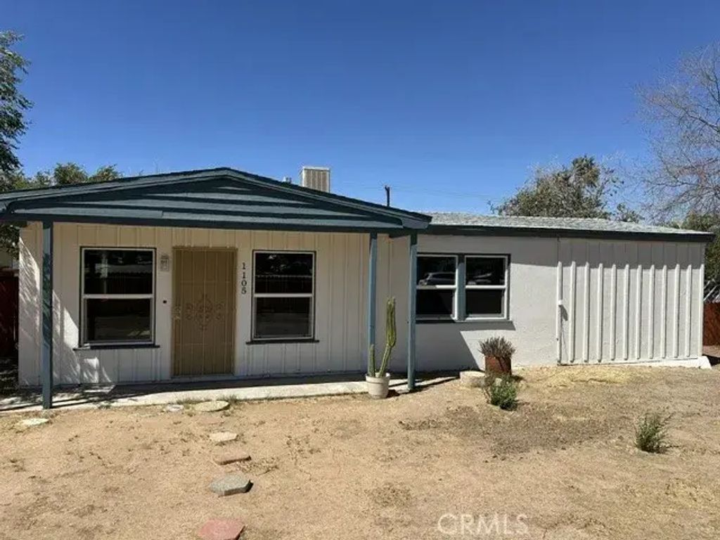 1105 Elizabeth Lake Road, Palmdale
