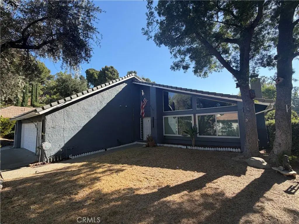 17350 Angelaine, Los Angeles