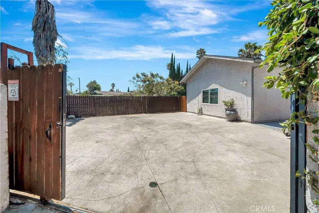 10165 Petit, Granada Hills