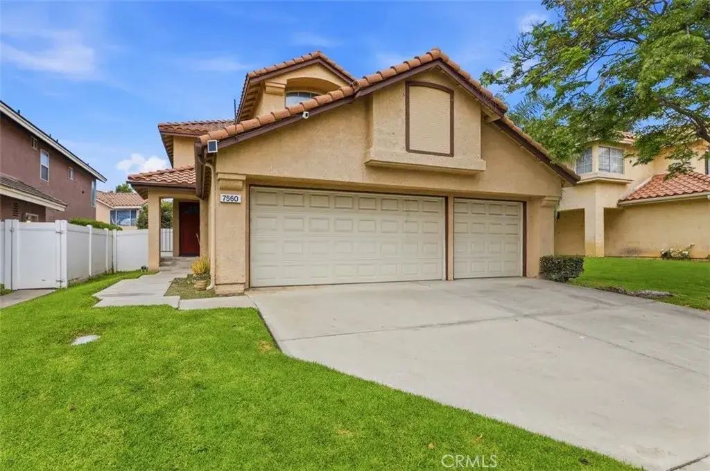 7560 Santa Lucia, Fontana