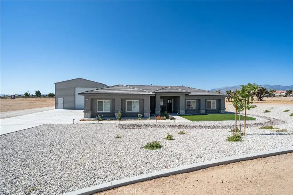 8029 Avenal, Phelan