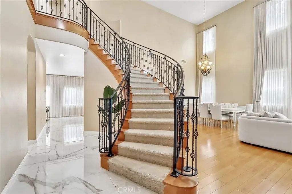6921 Kian Court, Van Nuys