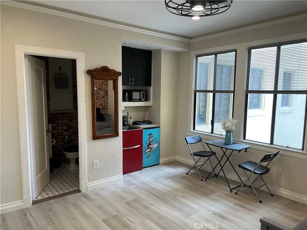 315 W 3rd 5a, Long Beach