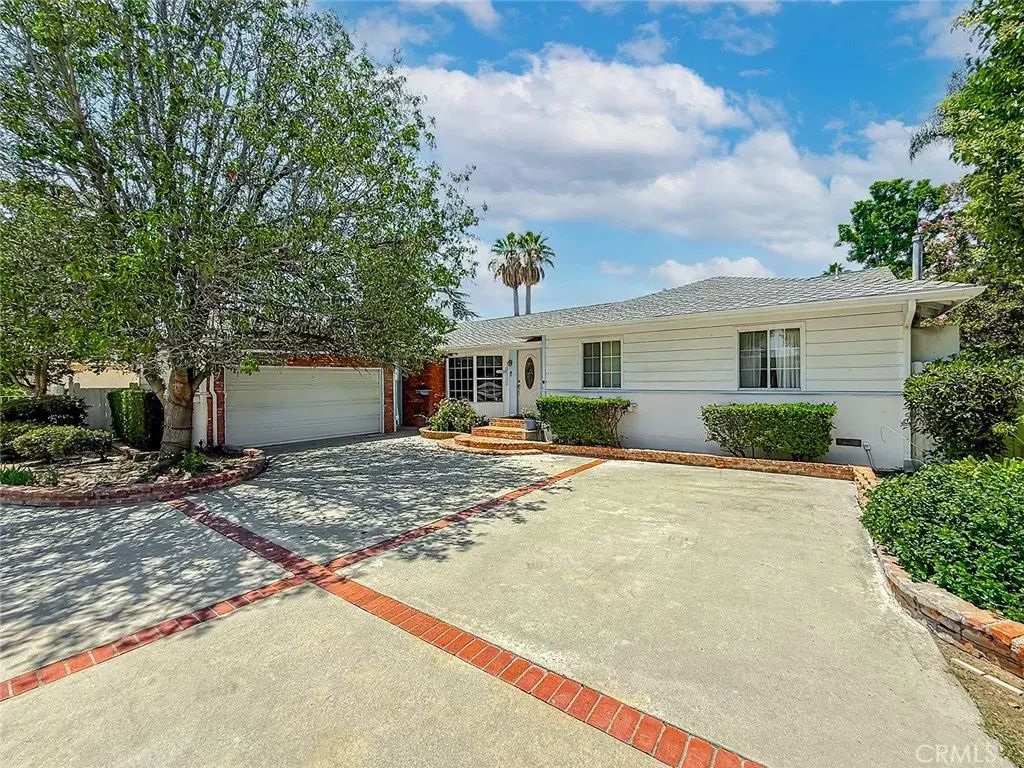 8809 Oak Park Avenue, Sherwood Forest
