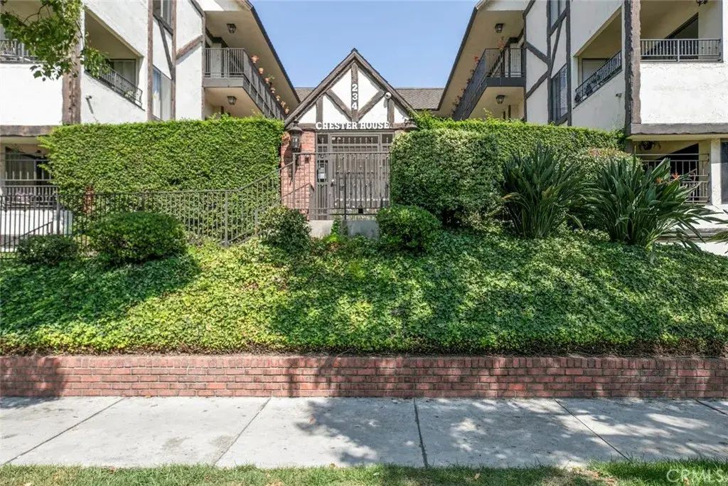 234 N Kenwood St. 106, Glendale