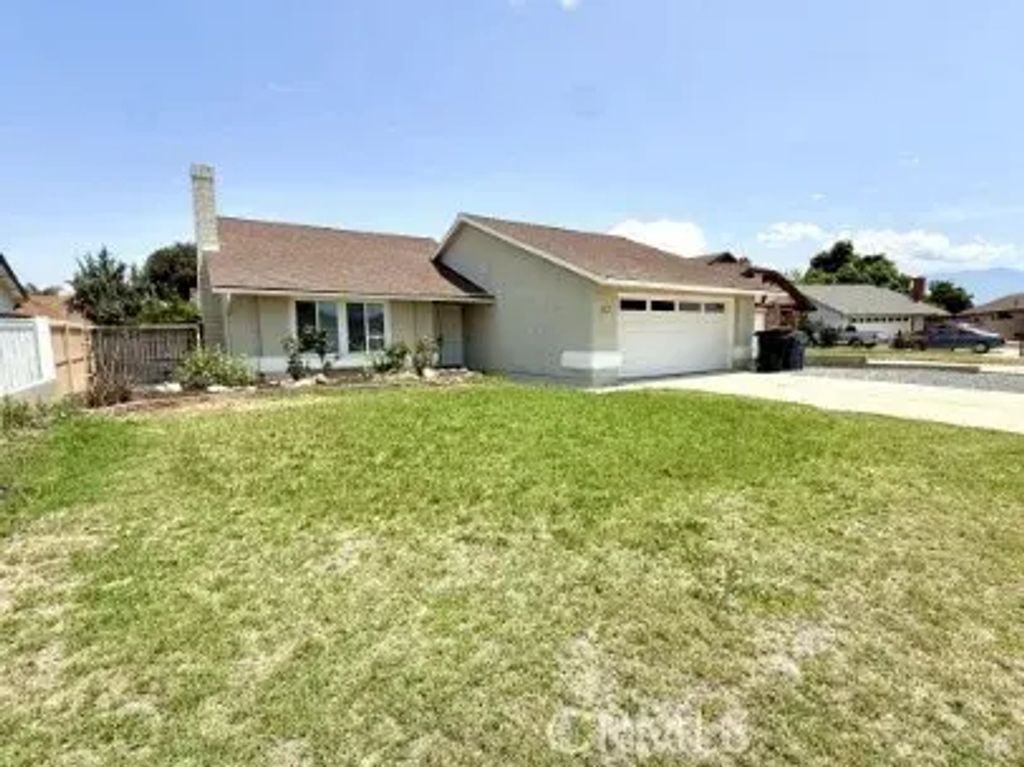2382 Carlsbad, Hemet