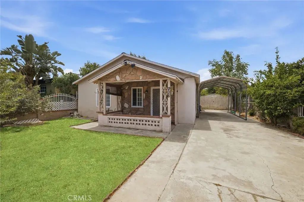 206 Acacia Street, Pomona