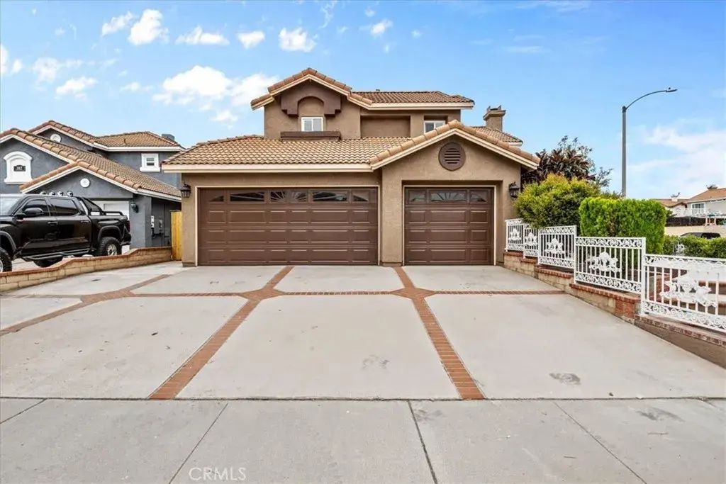 386 Arthur, Corona