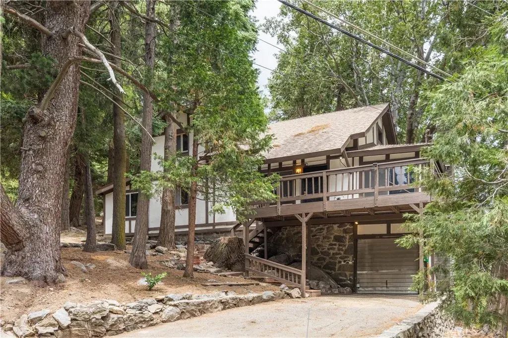 21855 Lakeland View, Cedarpines Park