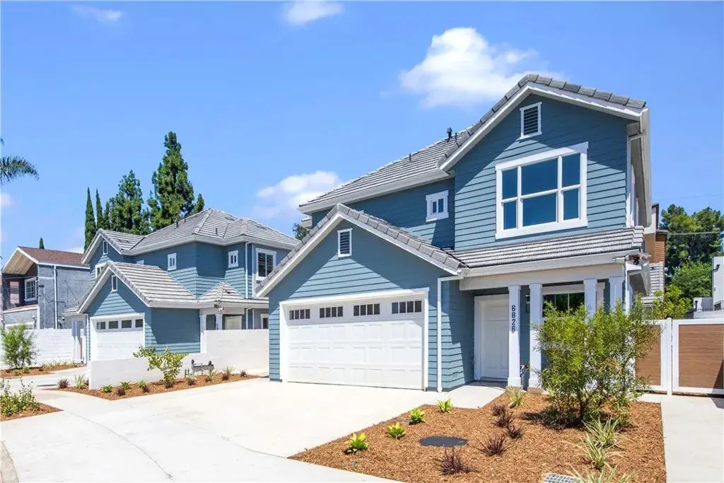 6826 Whitman Avenue, Van Nuys