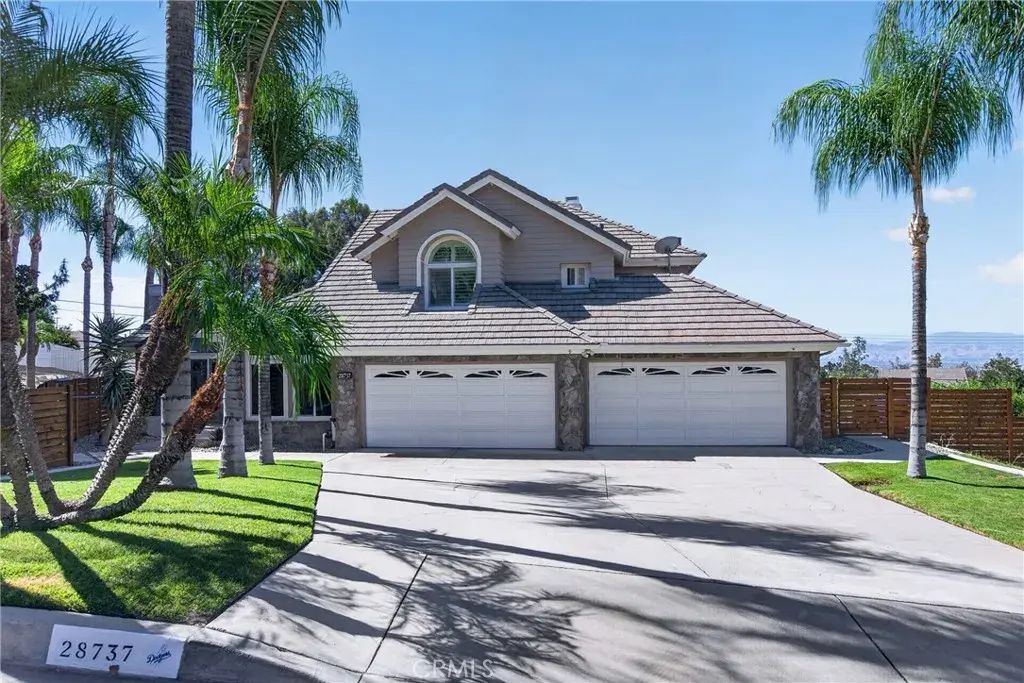 28737 Live Oak Road, Highland