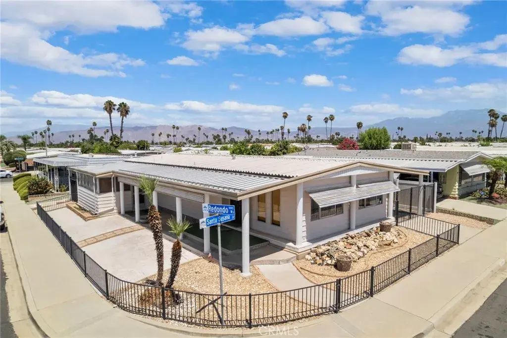 1670 Santa Susana, Hemet