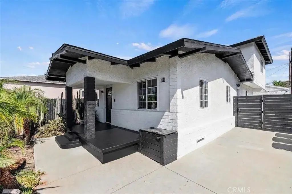 1111 E Elk, Glendale