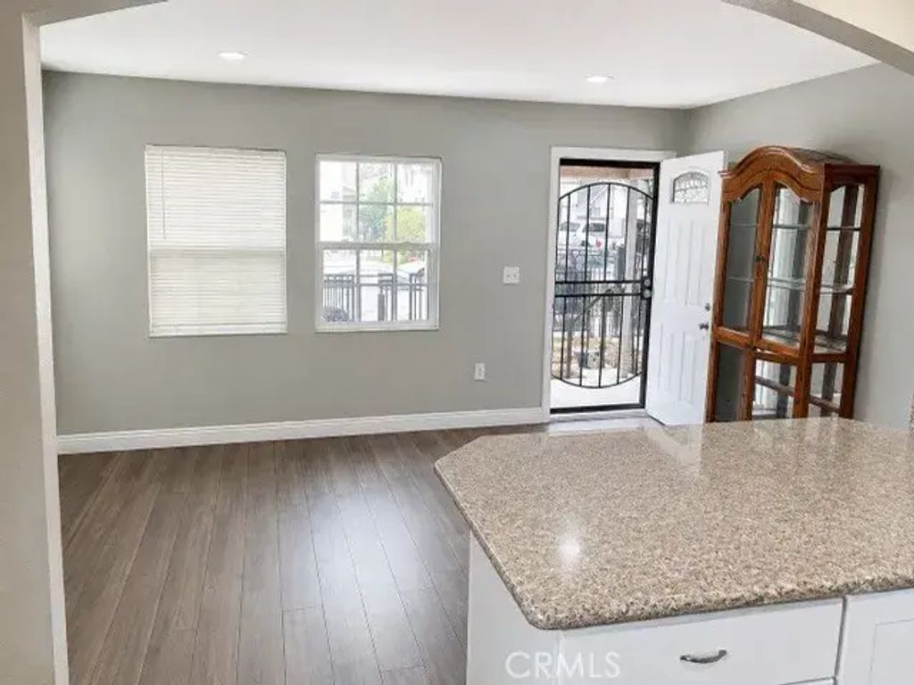 344-342 E 81st, Los Angeles