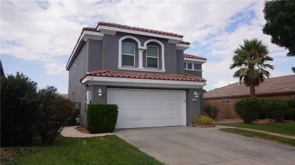 3051 Via De Flores, Lancaster