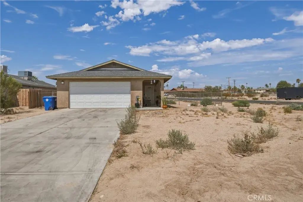 6252 Smoketree Avenue, 29 Palms