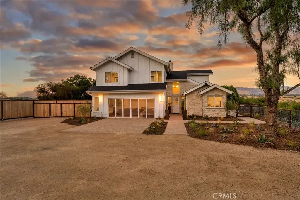 2968 Ballard Canyon, Solvang