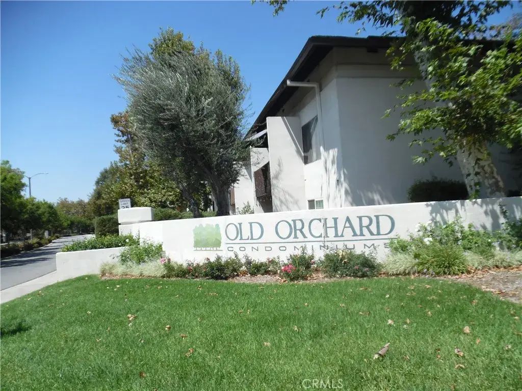 23515 Lyons, Valencia