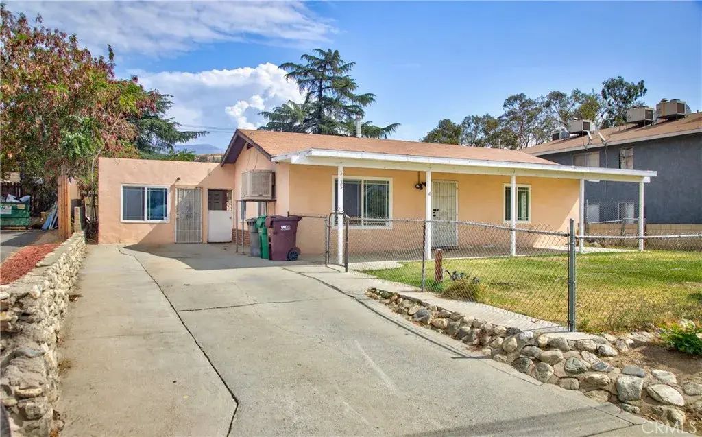 3135 W George, Banning
