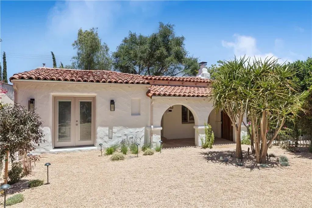 11491 Sunshine Terrace, Studio City