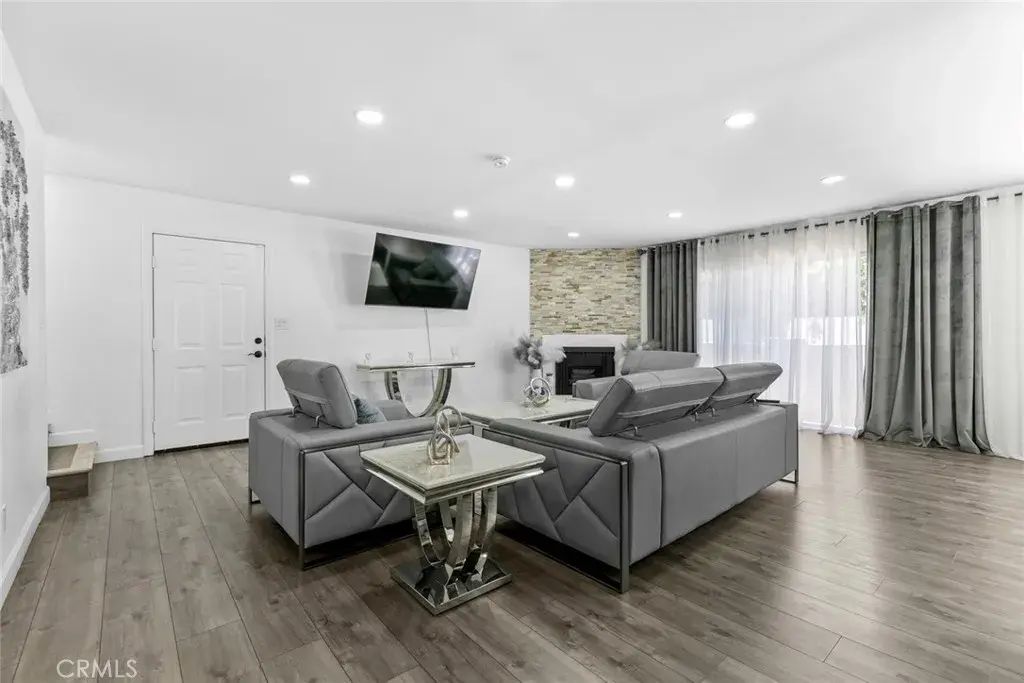 8801 Cedros Avenue 7, Panorama City