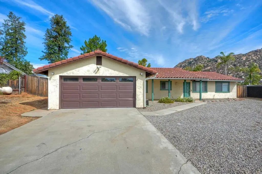 24940 Abalar Way, Ramona