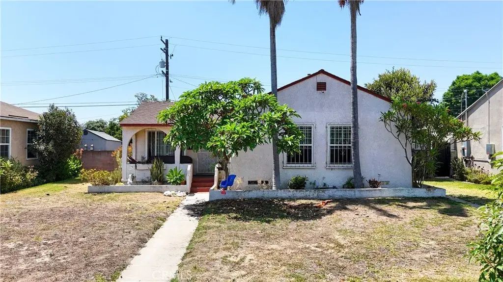10239 Garfield, South Gate