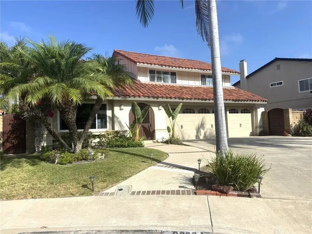 26924 Marbella, Mission Viejo