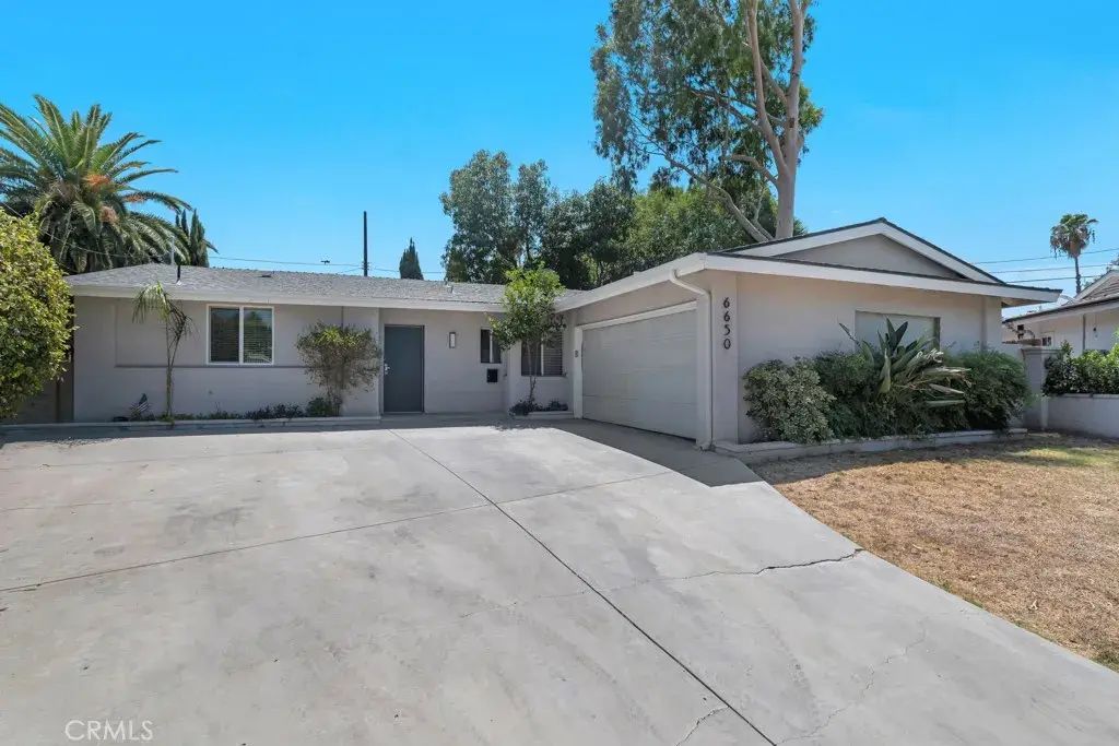 6650 Jumilla Avenue, Winnetka