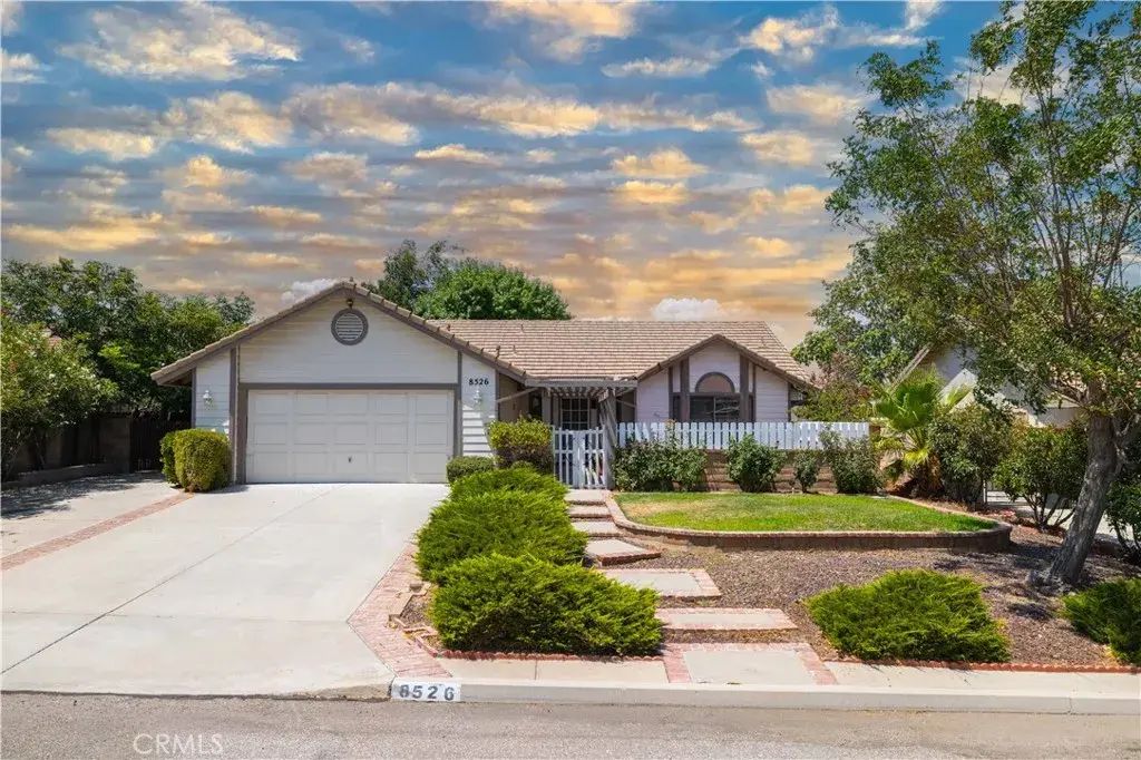 8526 Valley View Drive, Hesperia