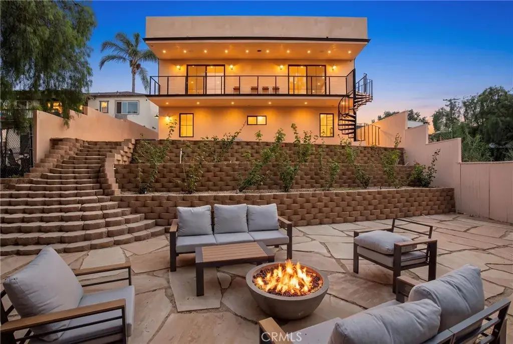 1102 W 6th, San Pedro