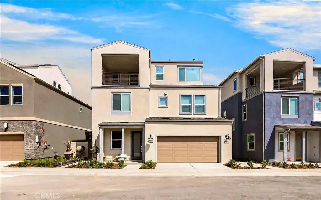1041 Citron, Fullerton